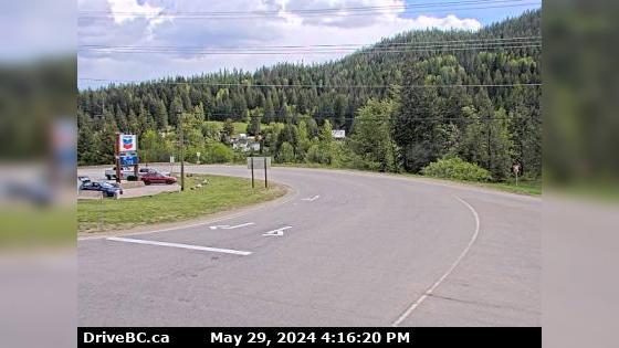 Traffic Cam Rossland › South: Hwy 3B at Hwy 22 near the - Weigh Scale, looking south on Hwy 3B