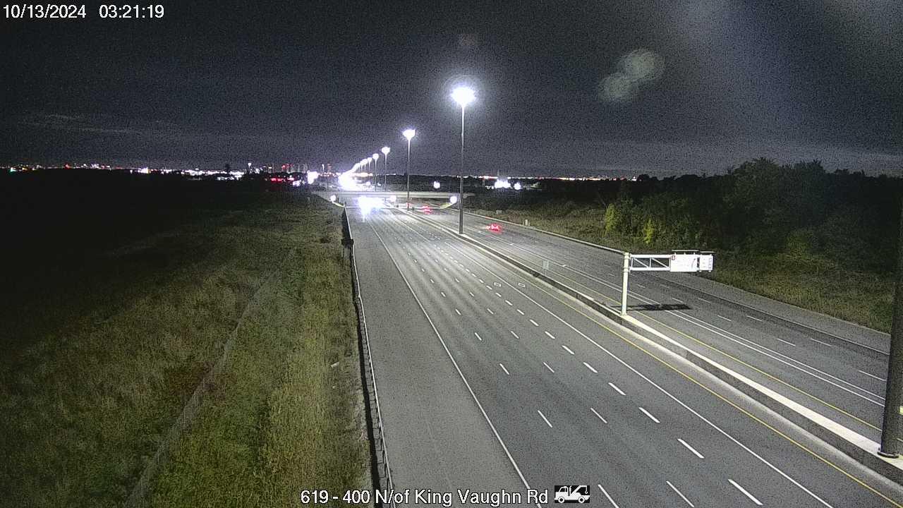 Traffic Cam Vaughan: Highway 400 south of King - Road