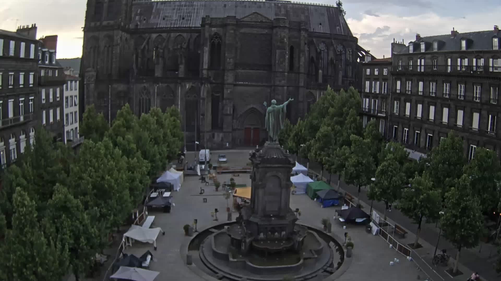 Clermont-Ferrand City Square Webcam