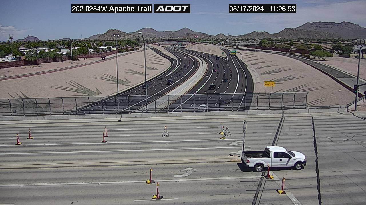 Traffic Cam Apache Junction › West: SR-202 WB 28.40 @Apache Trail