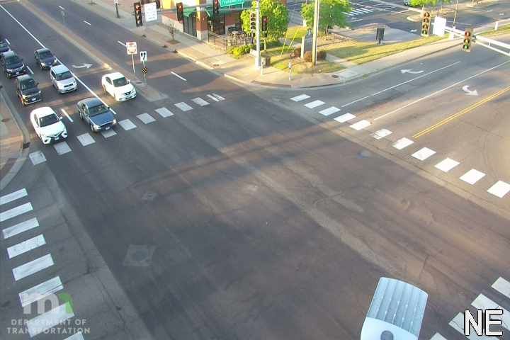Traffic Cam West St. Paul: MN 3: Robert St SB @ Thompson Ave