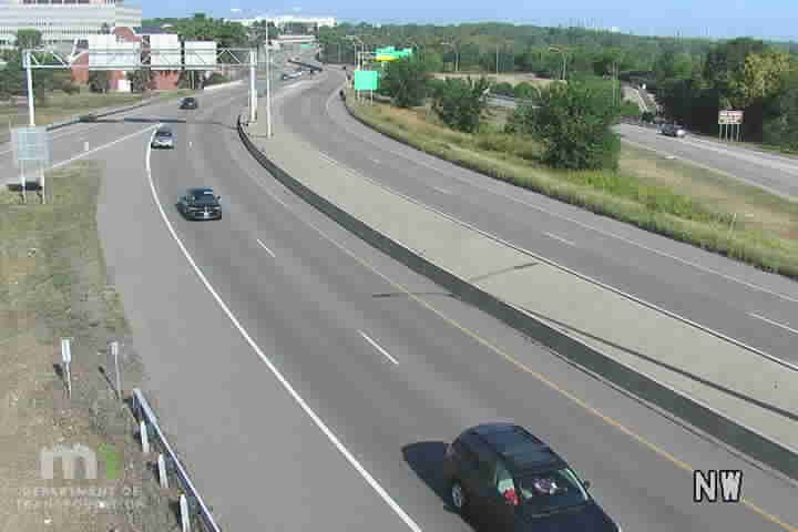 Traffic Cam Mendota: MN 55: T.H.62 EB @ Bloomington Rd