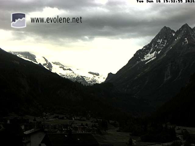 Evolène › Südosten: Grande Dent de Veisivi - Dent Blanche