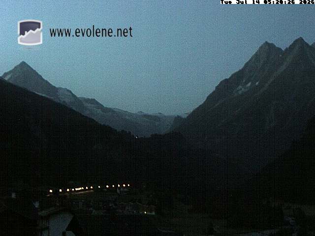 Evolène › Südosten: Grande Dent de Veisivi - Dent Blanche