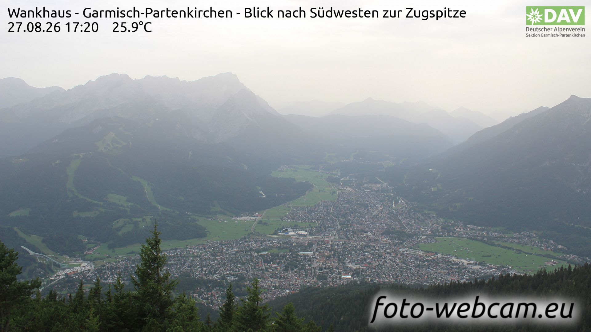 Traffic Cam Partenkirchen: Wankhaus - Garmisch - Blick nach Südwesten zur Zugspitze