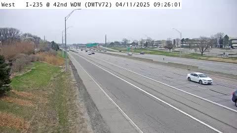 Traffic Cam West Des Moines: DM - I-235 @ 42nd WDM (72)