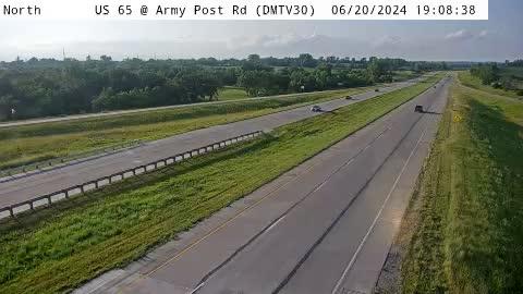 Traffic Cam Avon: DM - US 65 @ Army Post Rd (30)