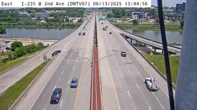Des Moines Traffic: I-235 @ 2nd Ave