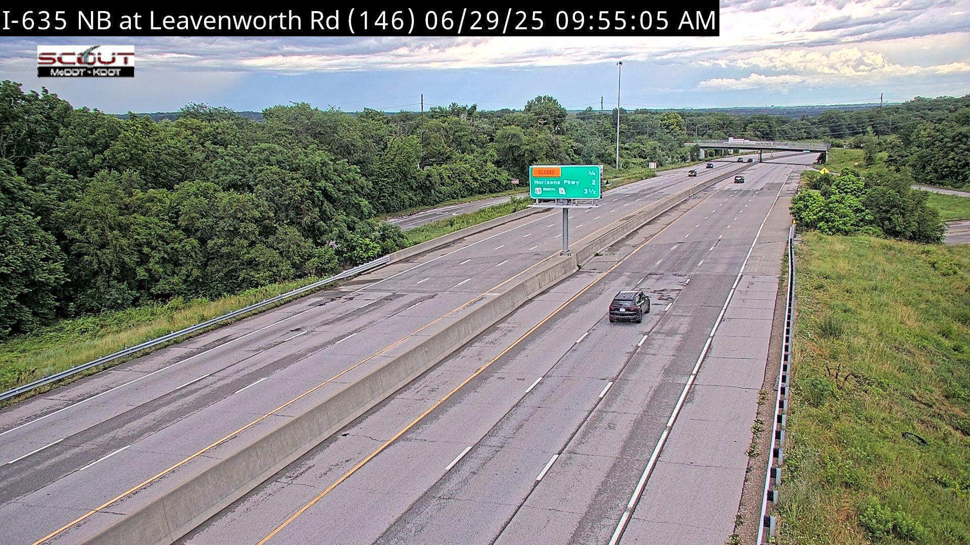 Traffic Cam Kansas City: I- N @ at LEAVENWORTH RD