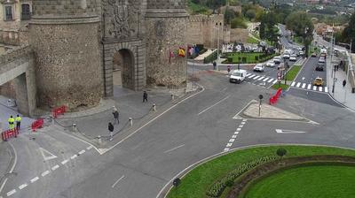 Toledo Traffic: Puerta de Bisagra en