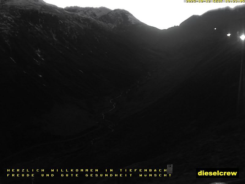 Realp: Blick vom Weiler Tiefenbach zum Furkapass