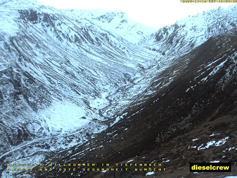 Realp: Blick vom Weiler Tiefenbach zum Furkapass