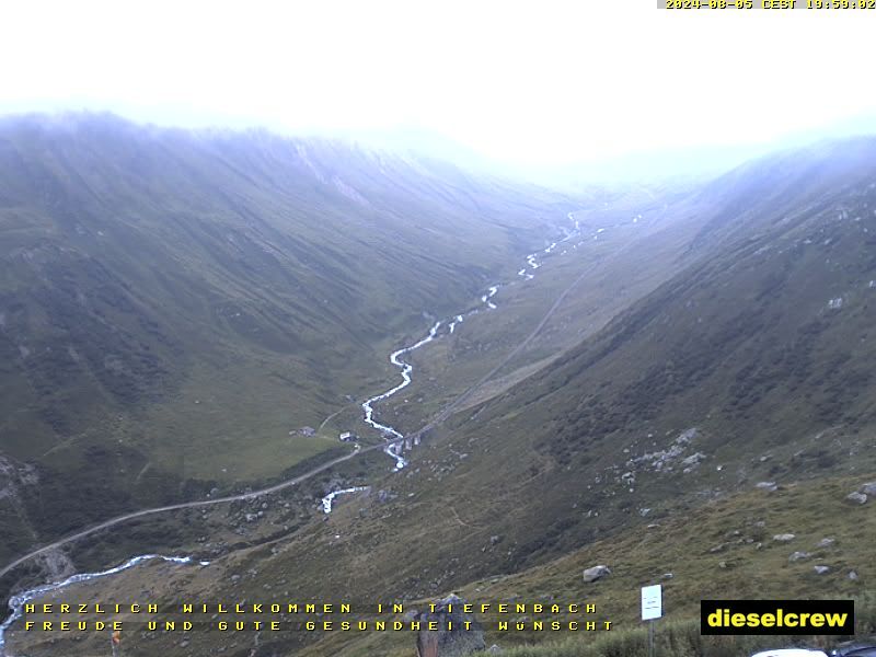 Realp: Blick vom Weiler Tiefenbach zum Furkapass