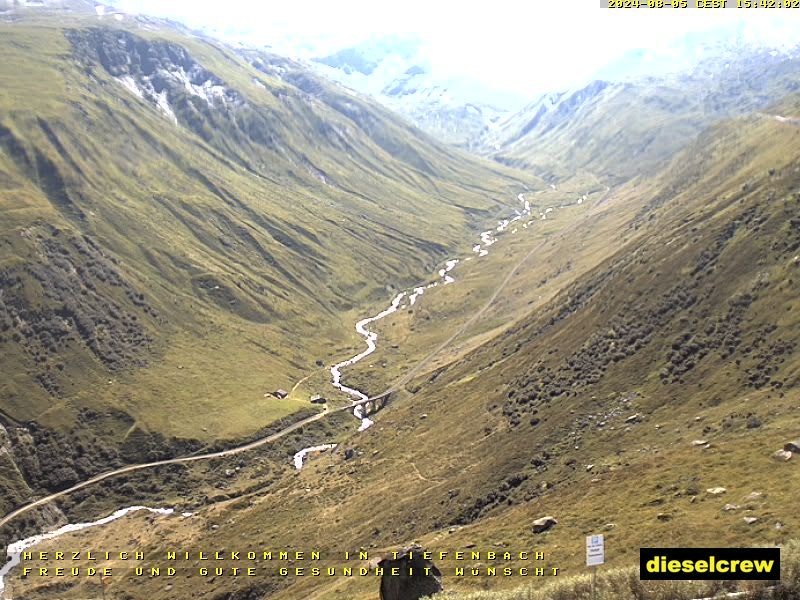 Realp: Blick vom Weiler Tiefenbach zum Furkapass