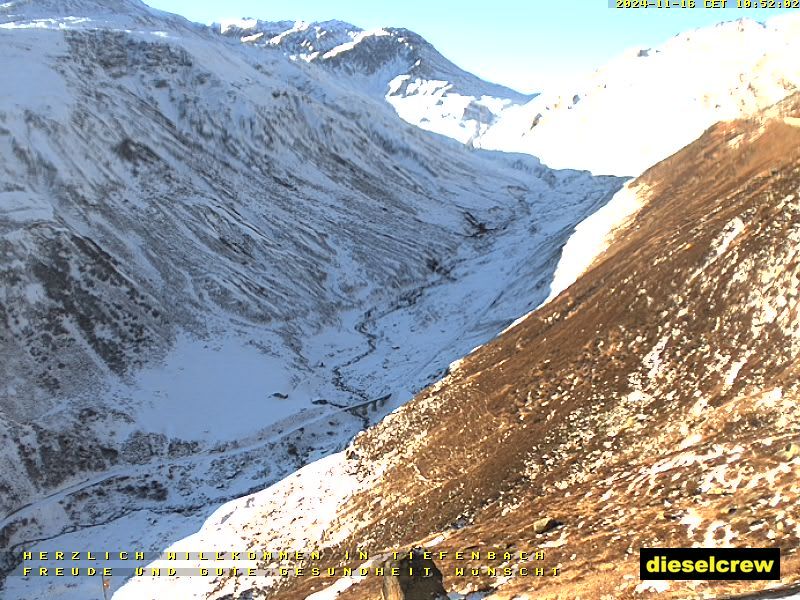 Realp: Blick vom Weiler Tiefenbach zum Furkapass