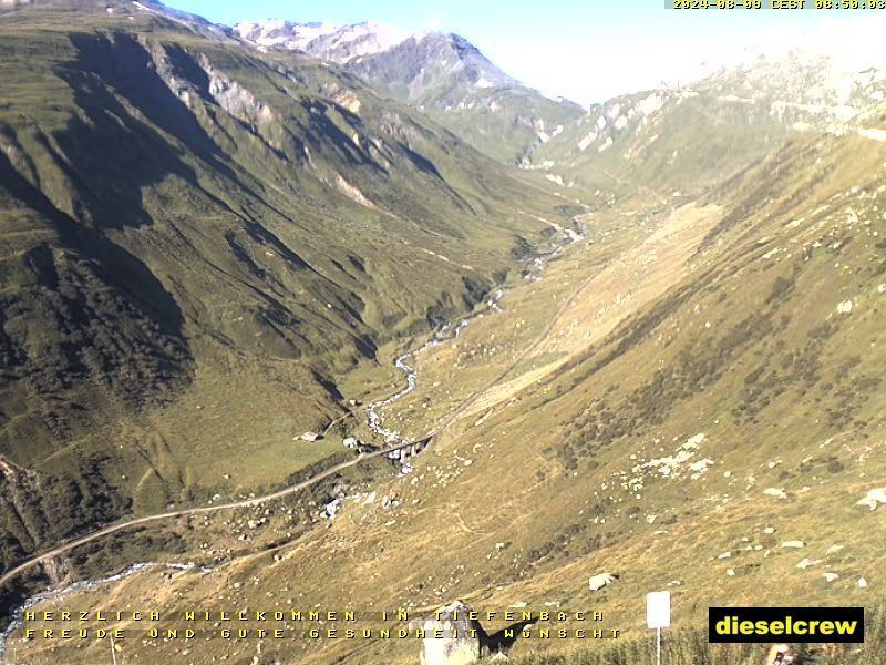 Realp: Blick vom Weiler Tiefenbach zum Furkapass