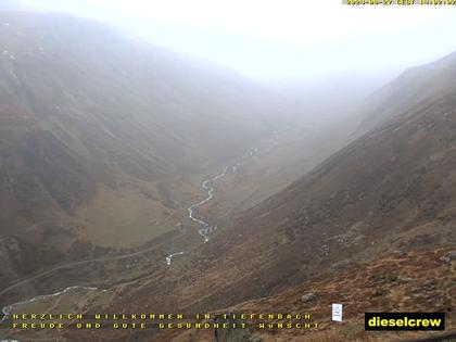 Realp: Blick vom Weiler Tiefenbach zum Furkapass