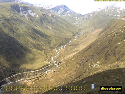 Realp: Blick vom Weiler Tiefenbach zum Furkapass