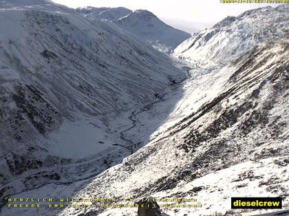 Realp: Blick vom Weiler Tiefenbach zum Furkapass