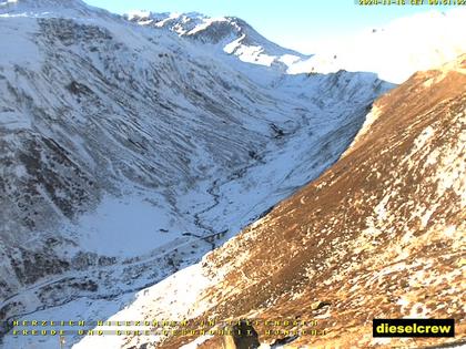 Realp: Blick vom Weiler Tiefenbach zum Furkapass