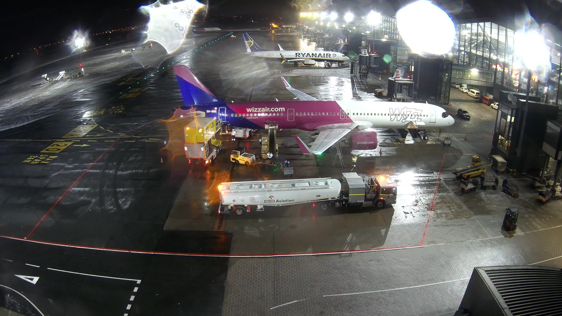 Traffic Cam Gdansk: Lech Walesa Airport