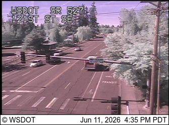 Traffic Cam Everett: SR 527 at MP 9.5: 121st St SE