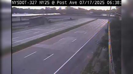 Eastbound Traffic at Post Avenue, Westbury Webcam