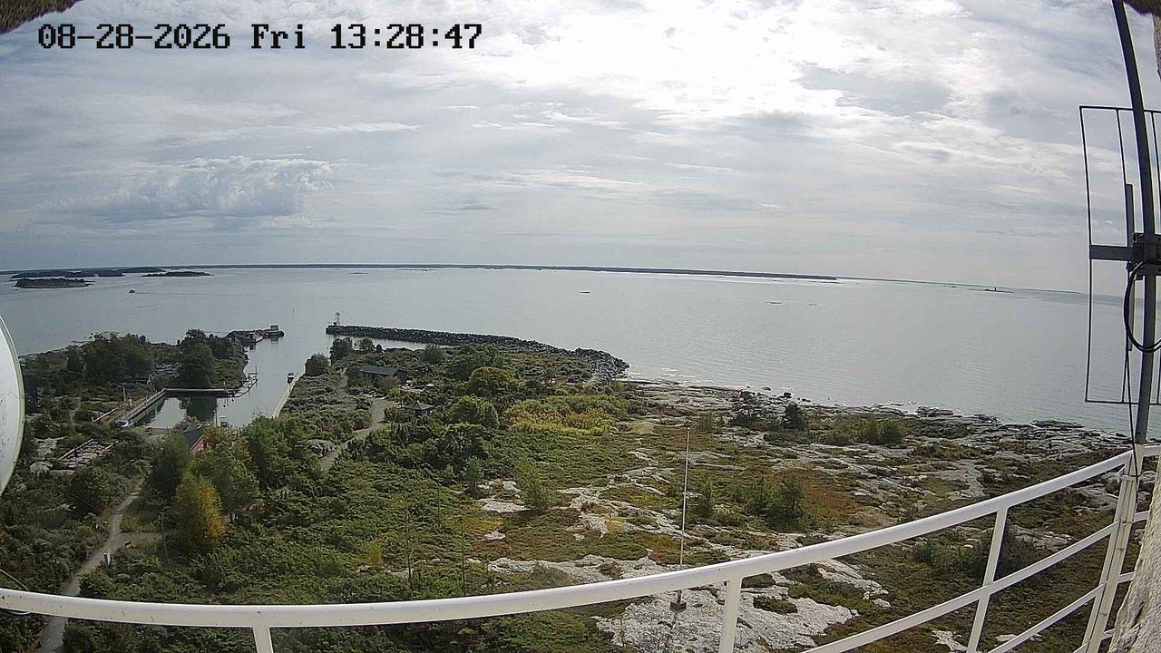 Traffic Cam Rauma › South-East: Kylmäpihlaja Lighthouse Hotel - Kylmäpihlaja