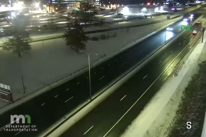 Traffic Cam St. Paul: I-35E SB @ Kellogg Blvd