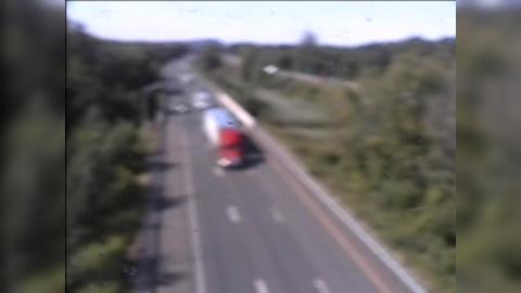 Traffic Cam Cromwell › North: I-91 Exit 22 N&S (Evergreen Rd)