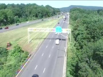 Traffic Cam Meriden › West: I-691 WB - w/o Exit 9 @ Wilbur Cross Pkwy