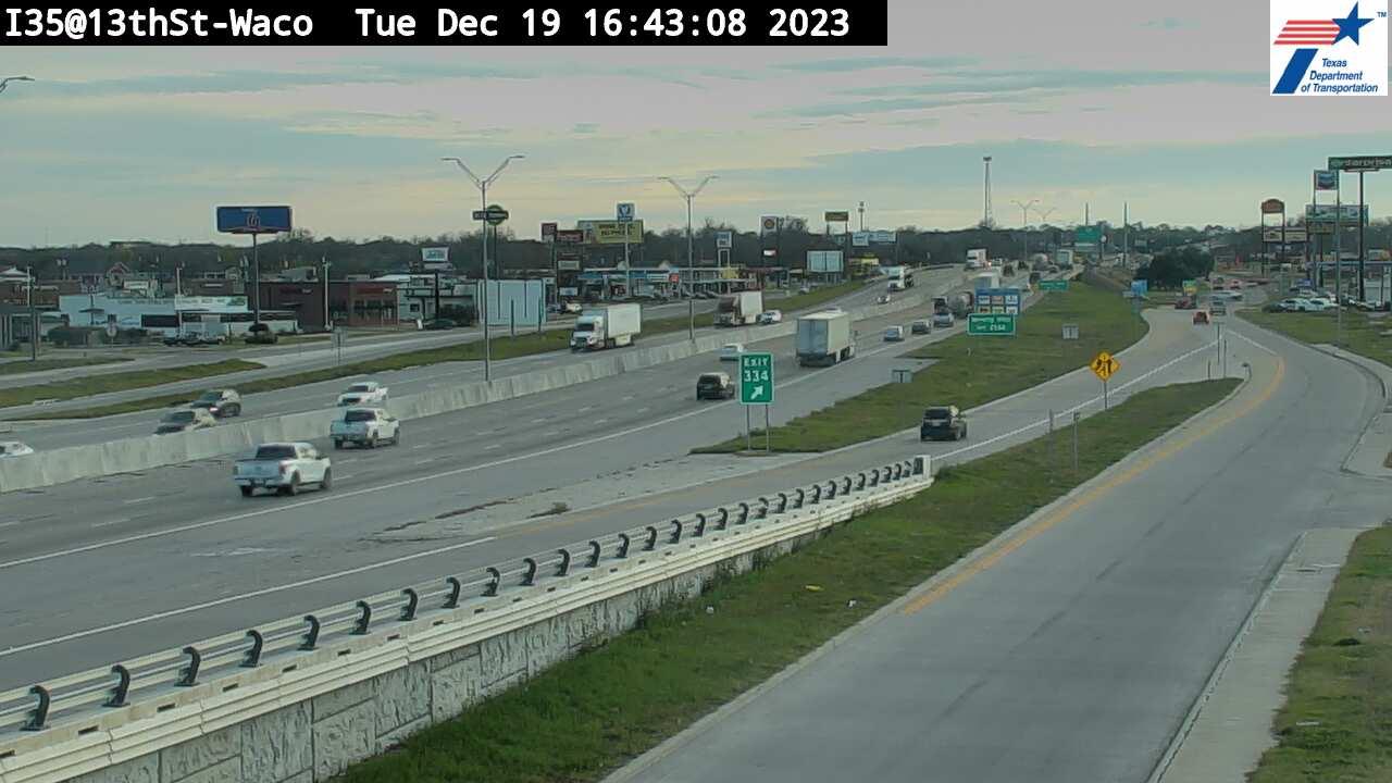 Traffic Cam Waco › South: I35@13thSt