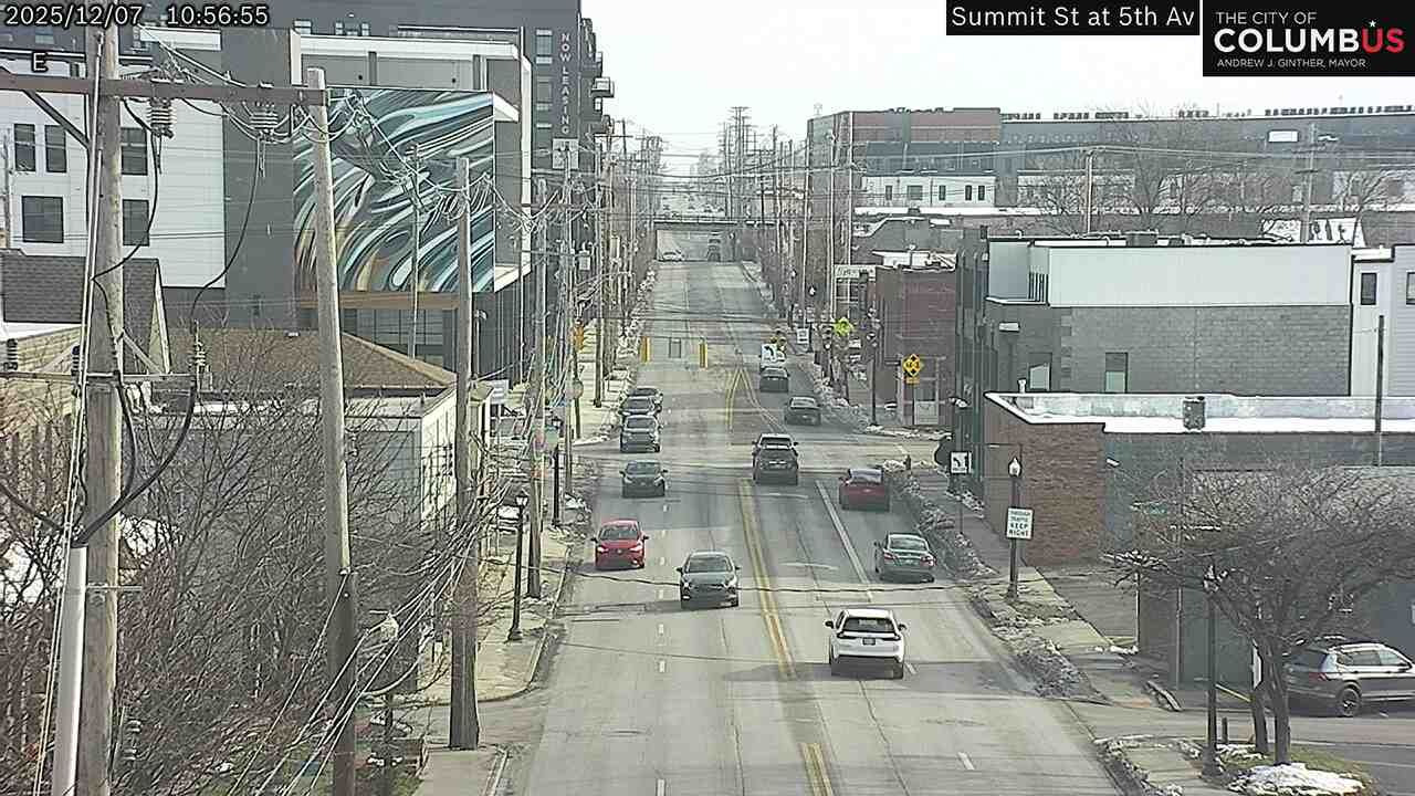 Traffic Cam Italian Village: City of Columbus) Fifth Ave at Summit St