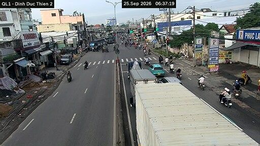 Traffic Cam Thi tran Tan Tuc