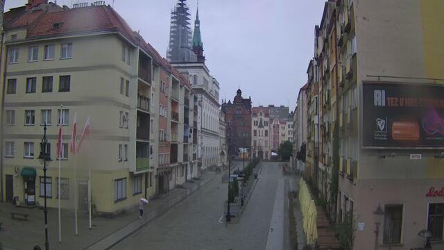 Legnica Cityscape: Vibrant Rynek Views Webcam