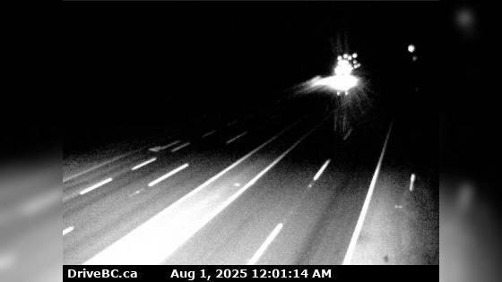 Traffic Cam Mill Bay › South: Hwy 1 south of - Rd Overpass at the Bamberton Park Entrance, looking south