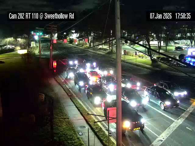 Traffic Cam Huntington › North: NY 110 Northbound at Pinelawn - Sweet Hollow Road