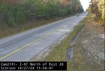 Traffic Cam Schroon Falls › South: I-87 Southbound - North of Exit 28 Schroon