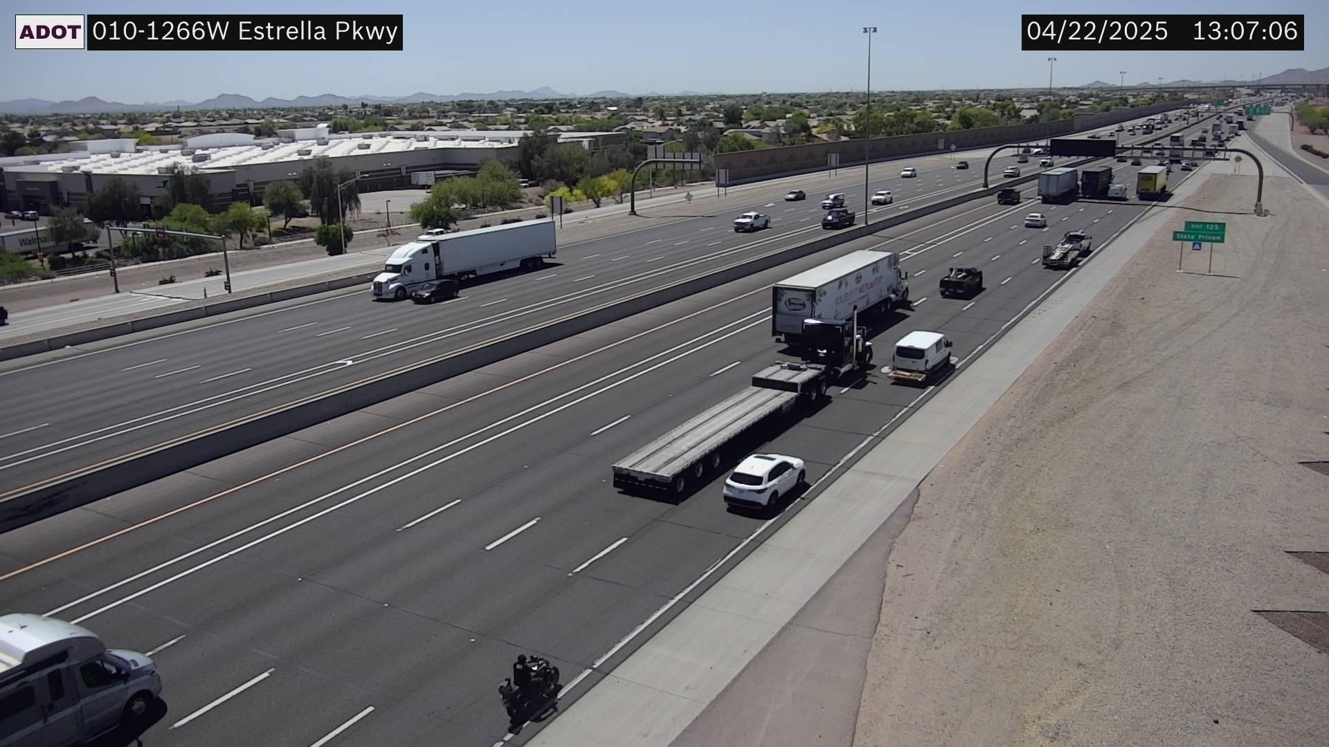 Traffic Cam Goodyear › West: I-10 WB 126.68 @Estrella