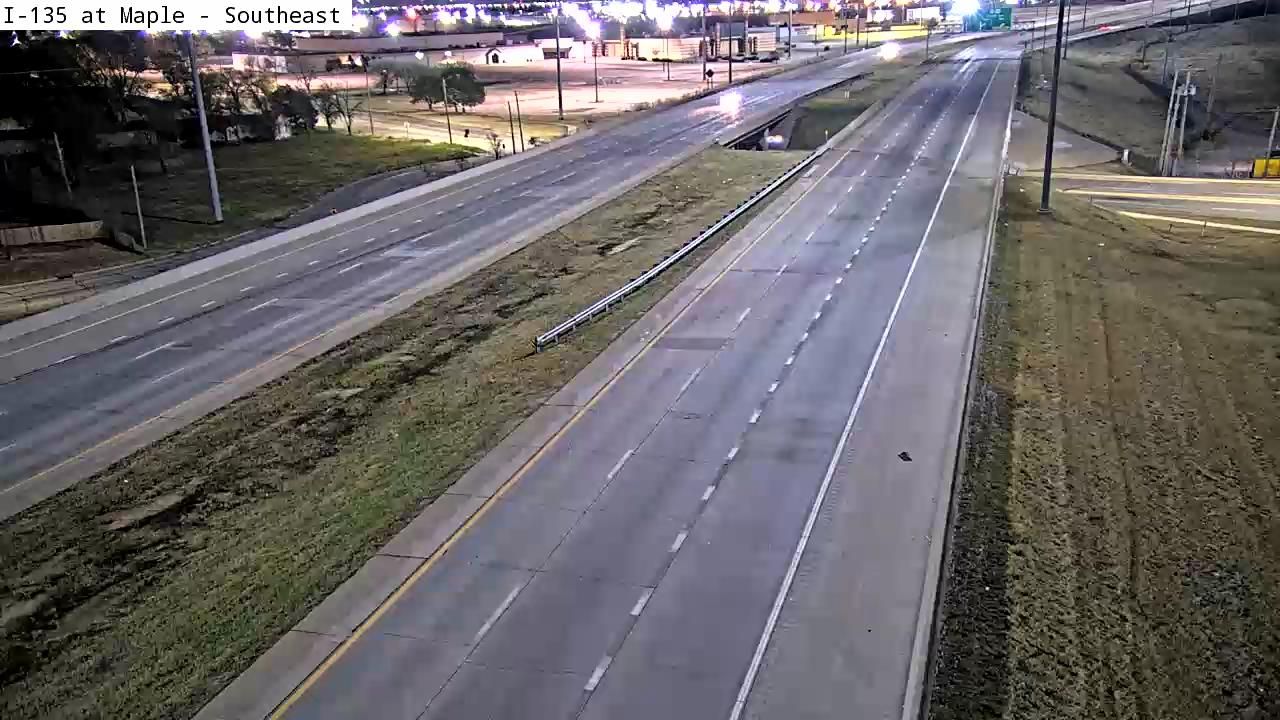 Traffic Cam Wichita: I-235 at Maple