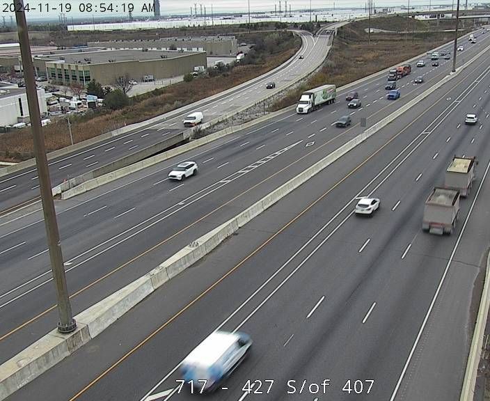 Traffic Cam West Deane Park: Highway 427 South of Highway 407