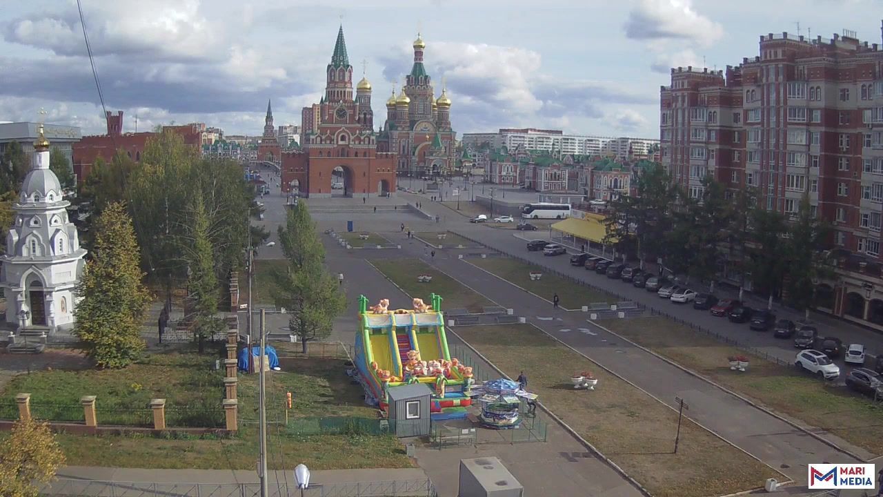 Traffic Cam Yoshkar-Ola › South-East: Nikonova Square - Chavayna Boulevard