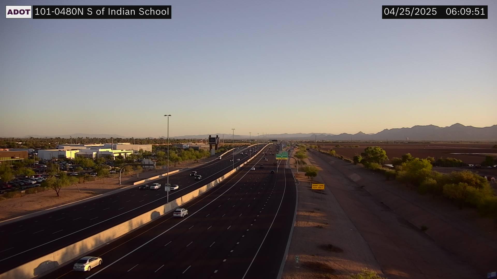 Traffic Cam Salt River › North: I-101 NB 48.00 @S of Indian School