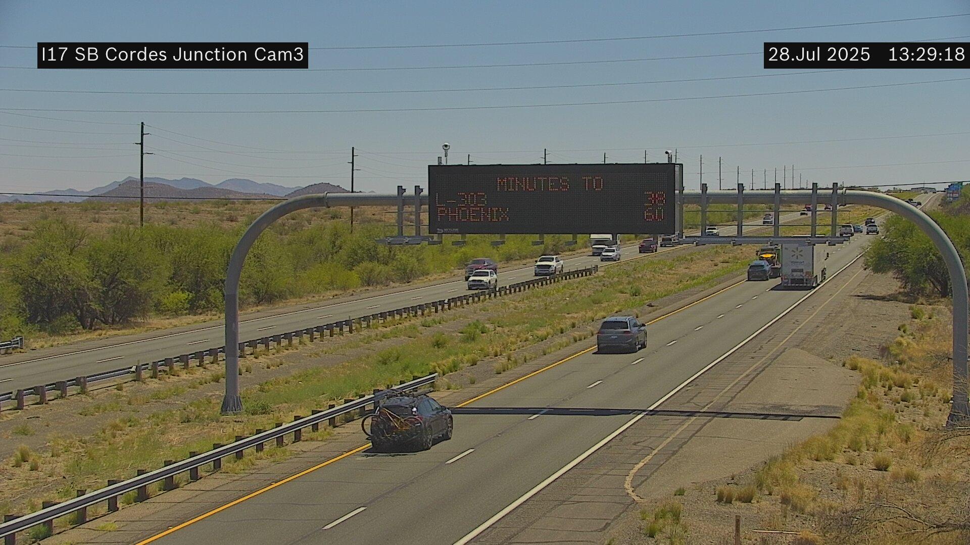 Traffic Cam Arcosanti › South: I-17 SB 264.70 @Cordes Junction