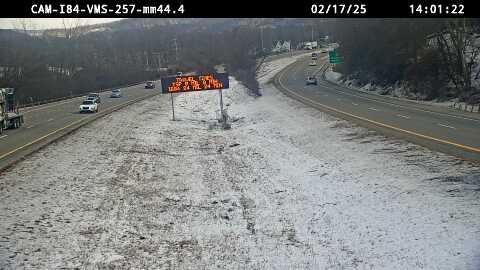 Traffic Cam Glenham: I-84 East of Ex