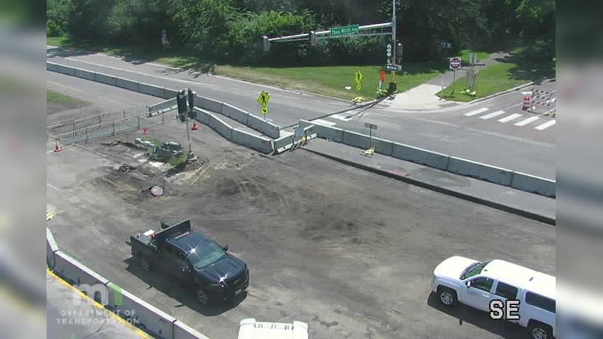 Traffic Cam Golden Valley: MN 55: T.H.55 WB @ Theodore Wirth Pkwy