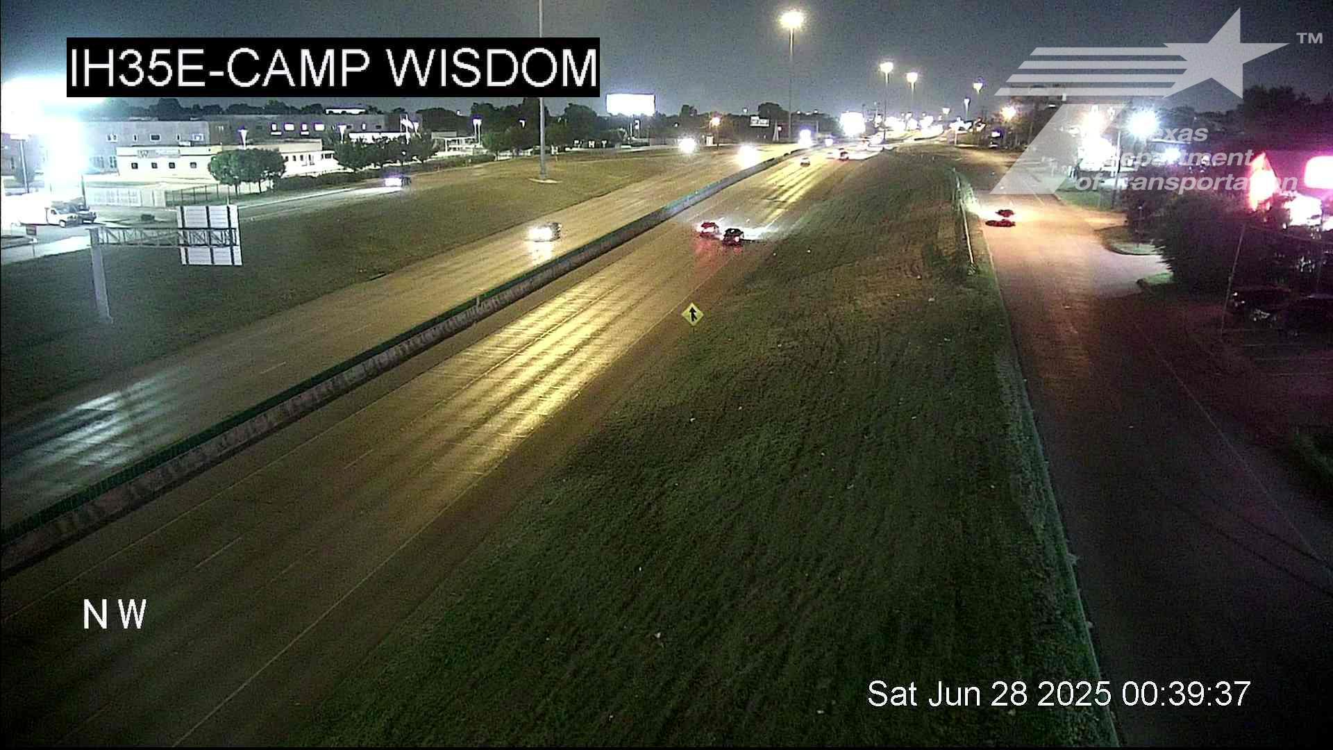 Traffic Cam Dallas › North: I-35E @ Camp Wisdom