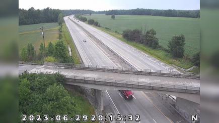 Traffic Cam Rosstown: I-65: 1-065-061-8-1 S OF SR