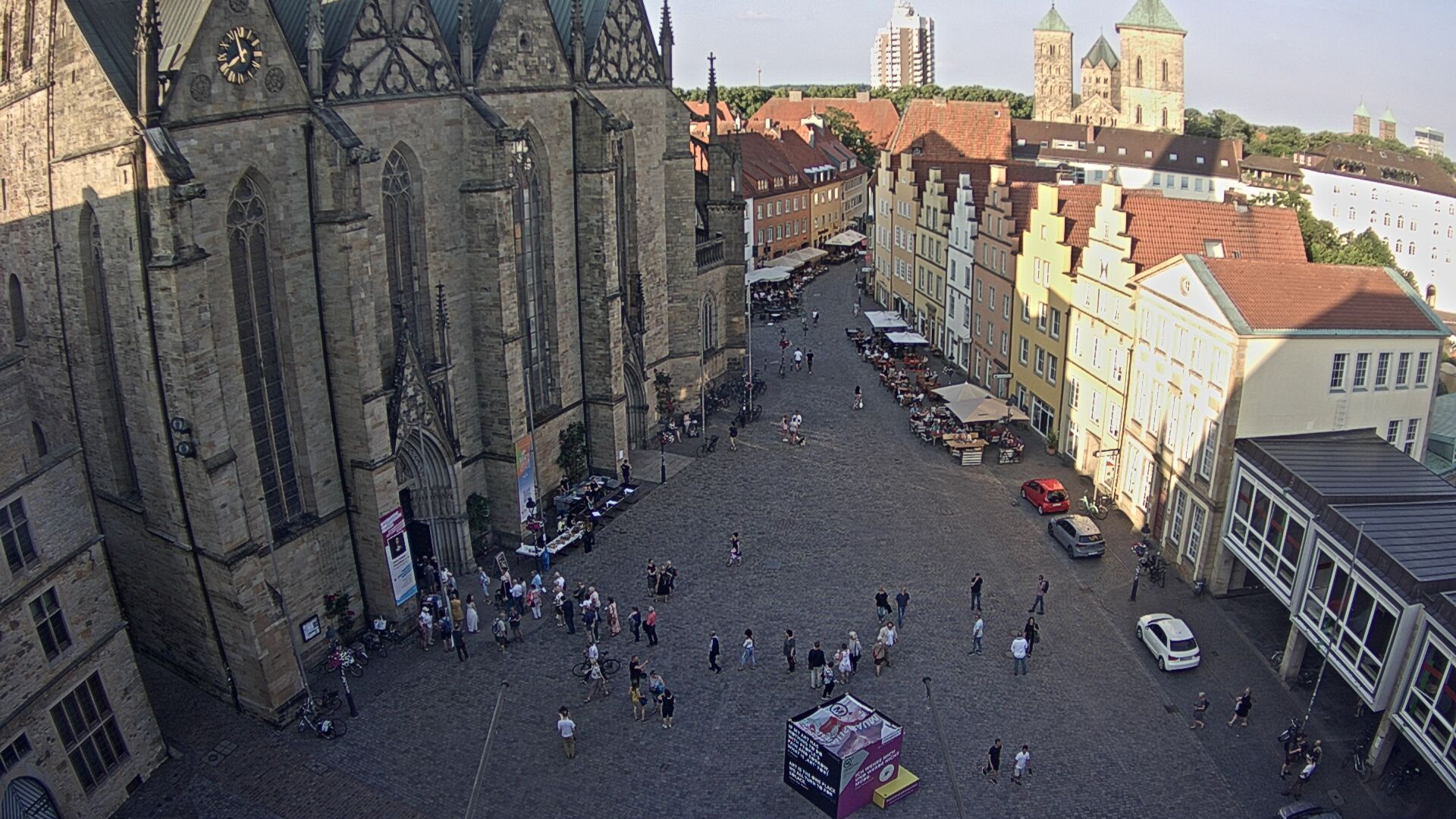 Traffic Cam Osnabruck: Blick auf den Marktplatz vom Rathaus