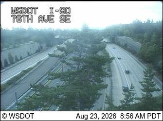 Traffic Cam Mercer Island: I-90 at MP 6.7: 76th Ave SE
